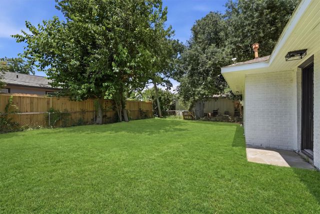 5002 Live Oak Drive, Texas City, TX 77591