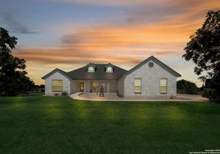 1205 County Road 4516, Castroville, TX 78009