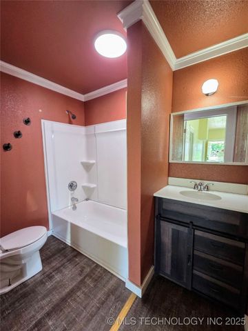 602 N Collins Avenue, Okmulgee, OK 74447