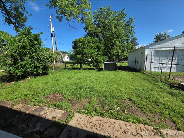 602 N Collins Avenue, Okmulgee, OK 74447