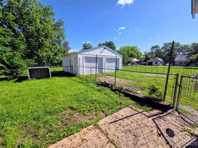 602 N Collins Avenue, Okmulgee, OK 74447