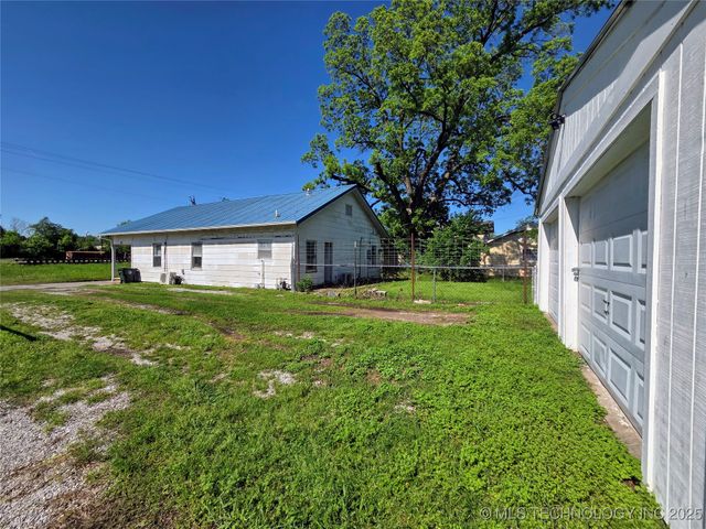 602 N Collins Avenue, Okmulgee, OK 74447