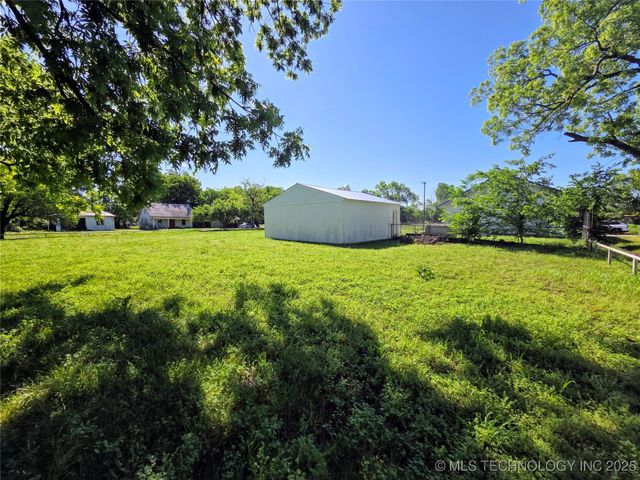 602 N Collins Avenue, Okmulgee, OK 74447