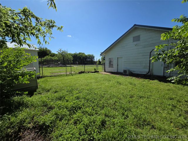 602 N Collins Avenue, Okmulgee, OK 74447