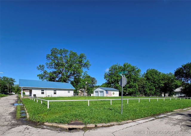 602 N Collins Avenue, Okmulgee, OK 74447