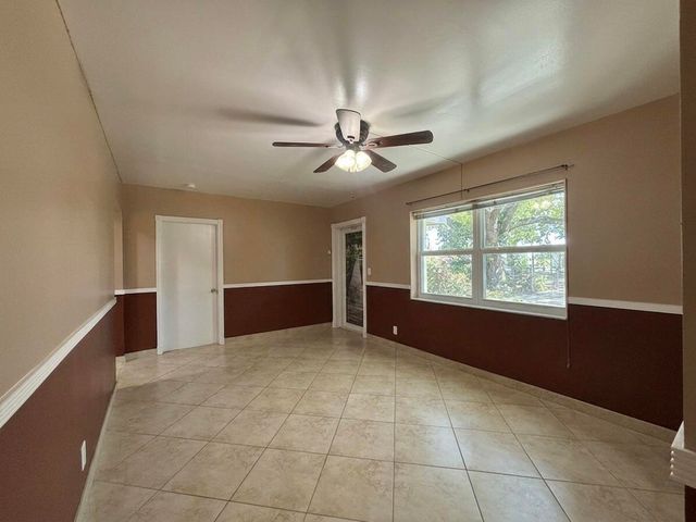 8 Edmund Road, West Park, FL 33023