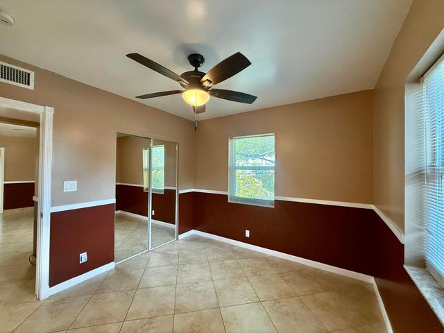 8 Edmund Road, West Park, FL 33023