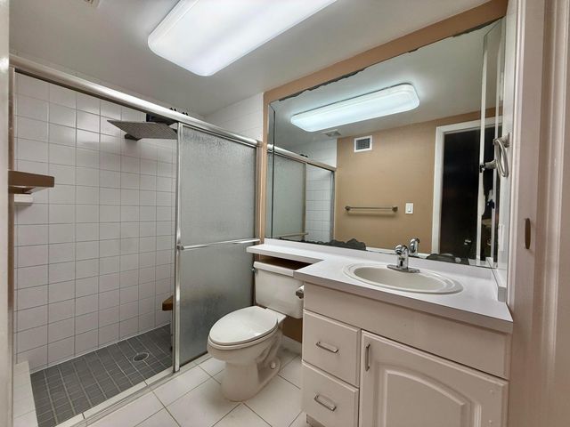 8 Edmund Road, West Park, FL 33023