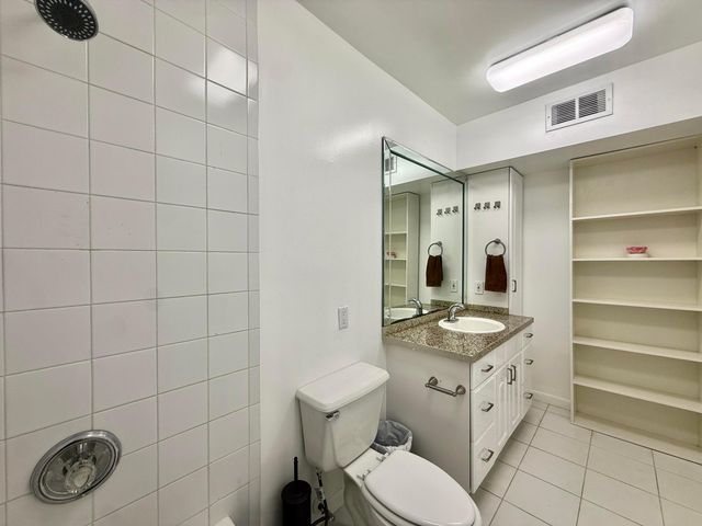 8 Edmund Road, West Park, FL 33023