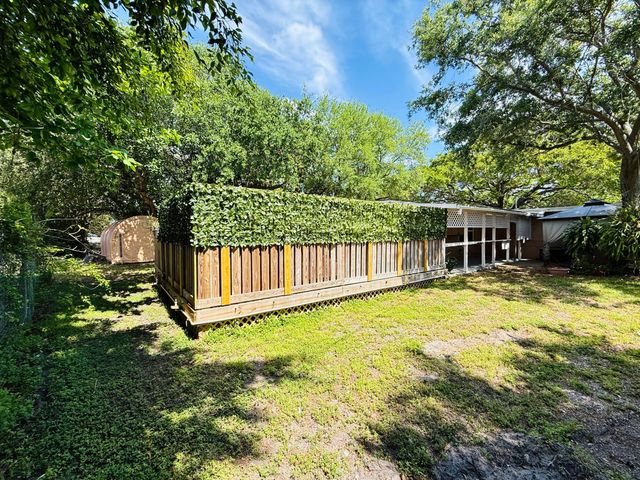 8 Edmund Road, West Park, FL 33023