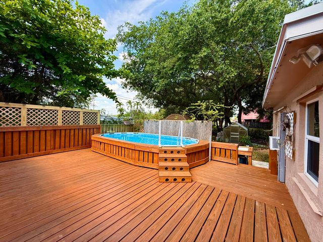 8 Edmund Road, West Park, FL 33023