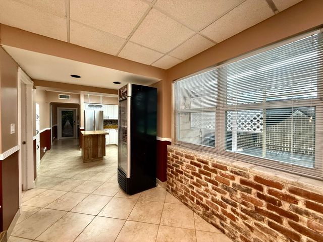 8 Edmund Road, West Park, FL 33023