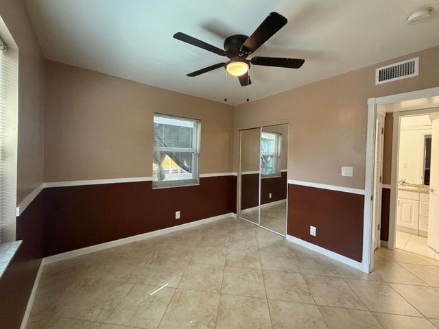 8 Edmund Road, West Park, FL 33023