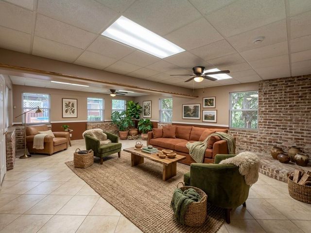 8 Edmund Road, West Park, FL 33023