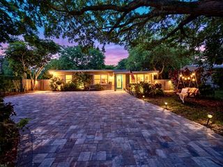 8 Edmund Road, West Park, FL 33023