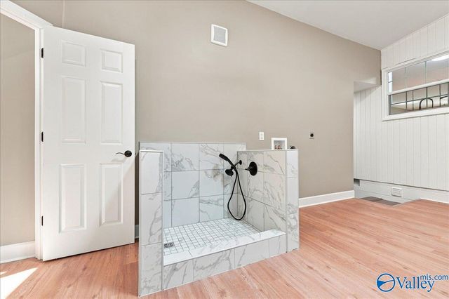 8908 SE Willow Hills Drive, Huntsville, AL 35802