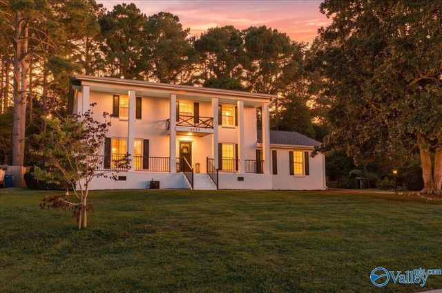 8908 SE Willow Hills Drive, Huntsville, AL 35802