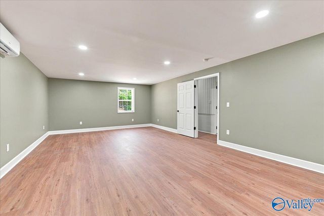 8908 SE Willow Hills Drive, Huntsville, AL 35802