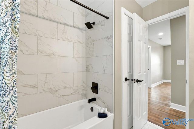 8908 SE Willow Hills Drive, Huntsville, AL 35802