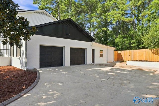 8908 SE Willow Hills Drive, Huntsville, AL 35802