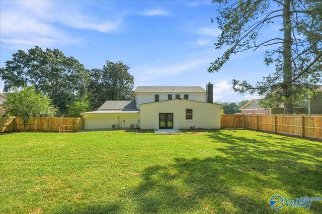 8908 SE Willow Hills Drive, Huntsville, AL 35802