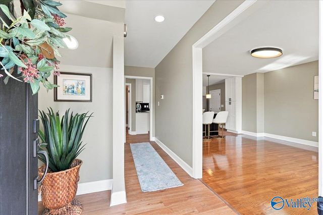 8908 SE Willow Hills Drive, Huntsville, AL 35802