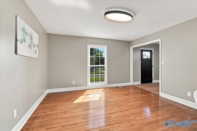 8908 SE Willow Hills Drive, Huntsville, AL 35802