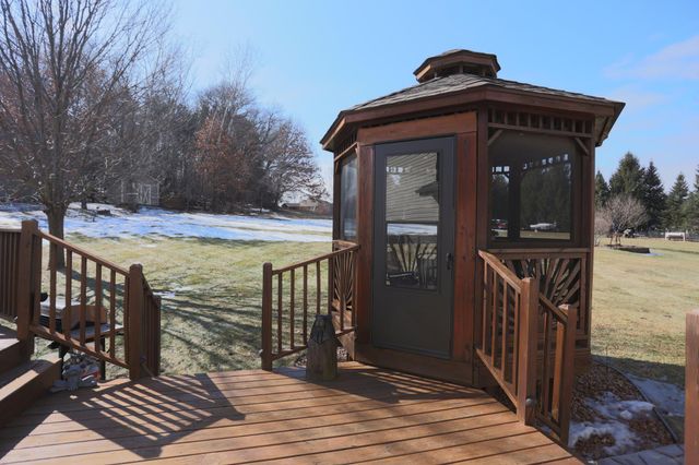 N8185 945th Street, River Falls, WI 54022