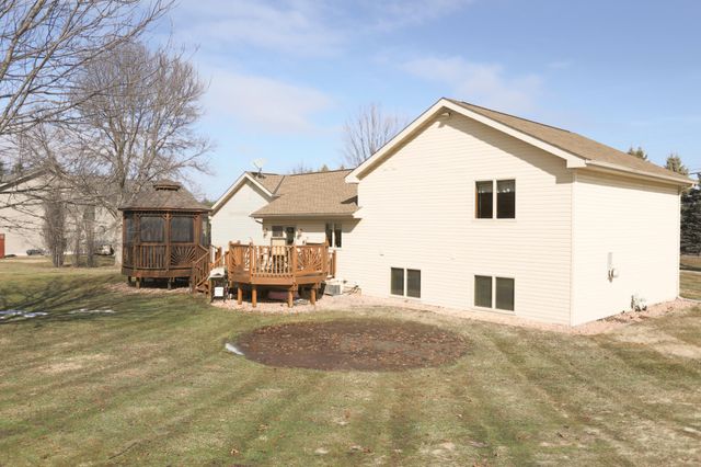 N8185 945th Street, River Falls, WI 54022