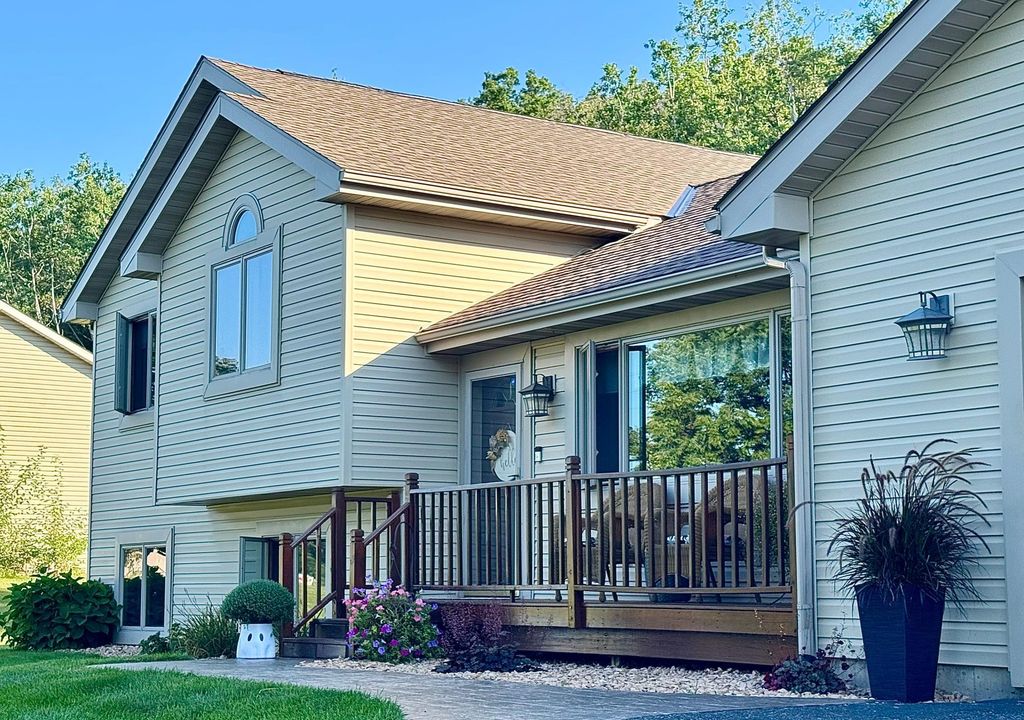 N8185 945th Street, River Falls, WI 54022