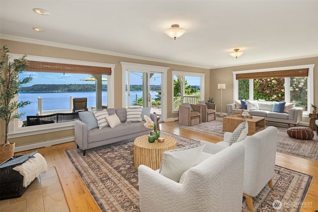 20446 Chautauqua Beach Road SW, Vashon, WA 98070