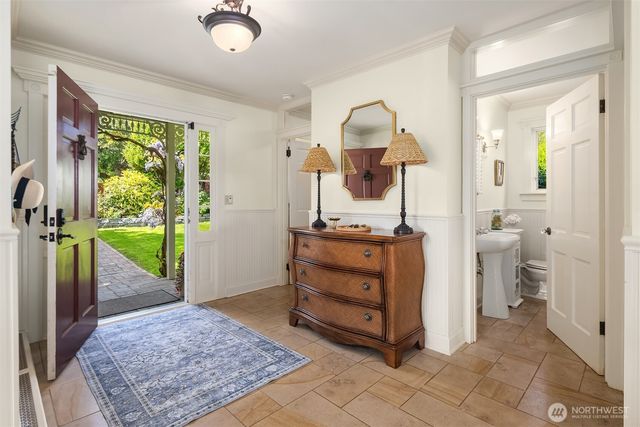 20446 Chautauqua Beach Road SW, Vashon, WA 98070