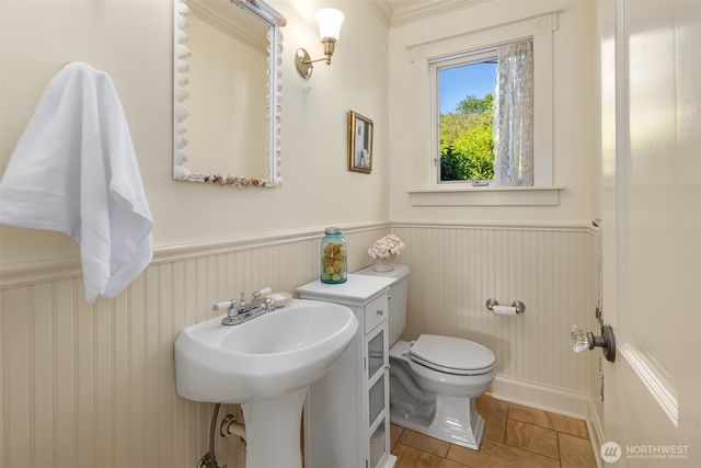 20446 Chautauqua Beach Road SW, Vashon, WA 98070