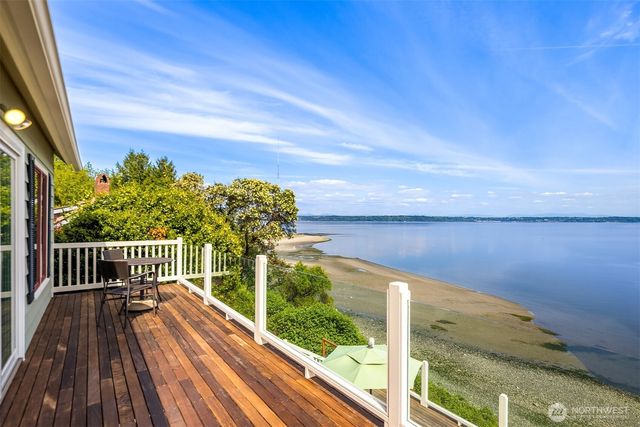 20446 Chautauqua Beach Road SW, Vashon, WA 98070