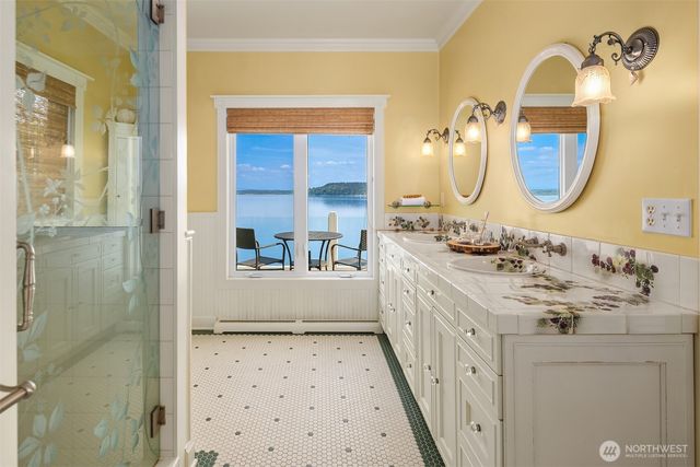 20446 Chautauqua Beach Road SW, Vashon, WA 98070
