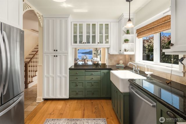20446 Chautauqua Beach Road SW, Vashon, WA 98070