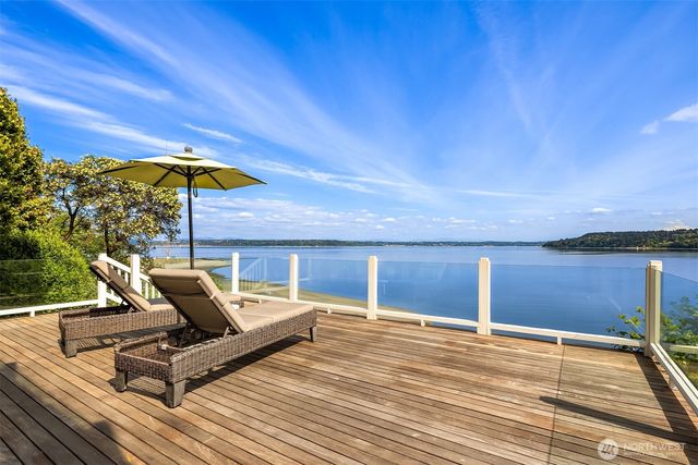 20446 Chautauqua Beach Road SW, Vashon, WA 98070