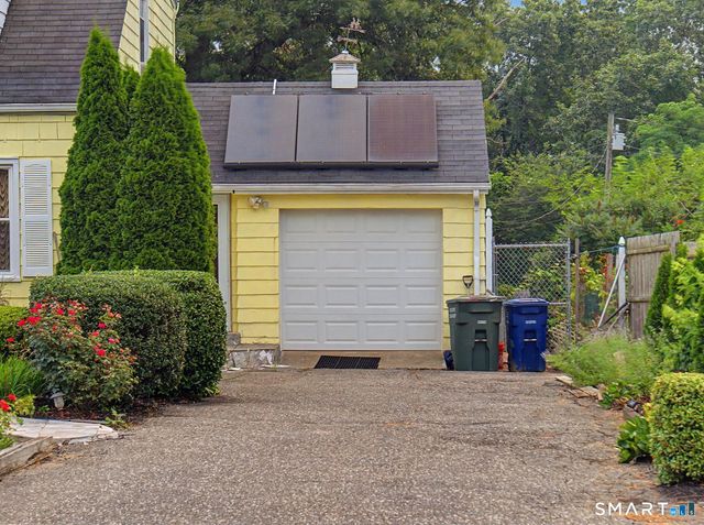 142 Travis Drive, Bridgeport, CT 06606
