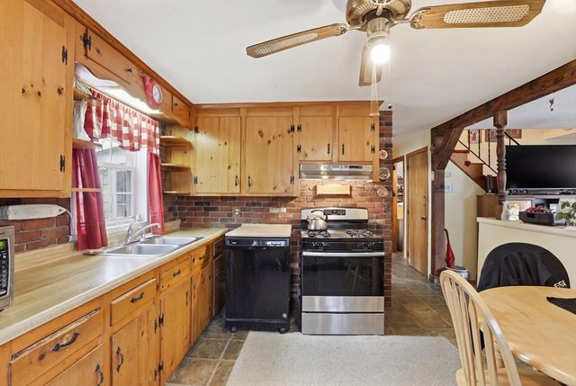 94 Nancy Ave, Dracut, MA 01826