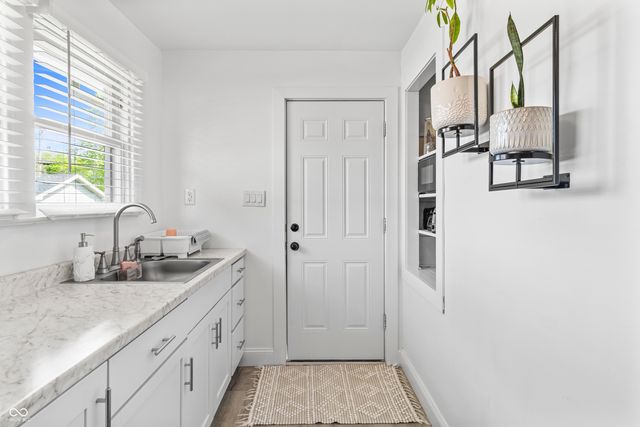 3211 S Lockburn Street, Indianapolis, IN 46221