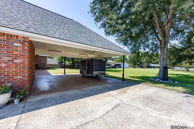 4132 Berthelot St, Addis, LA 70710