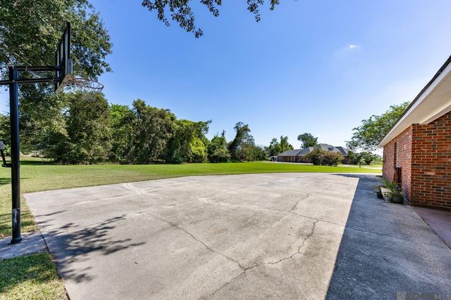 4132 Berthelot St, Addis, LA 70710
