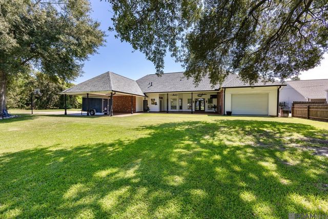 4132 Berthelot St, Addis, LA 70710