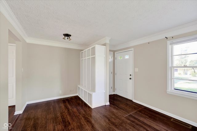 725 Howard Road, Greenwood, IN 46142