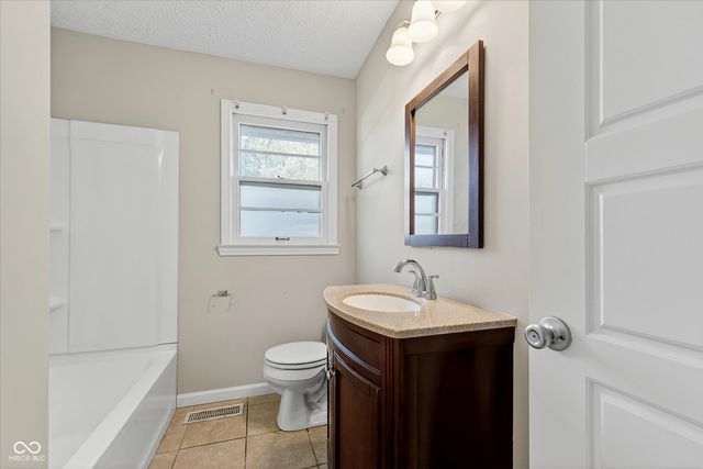 725 Howard Road, Greenwood, IN 46142