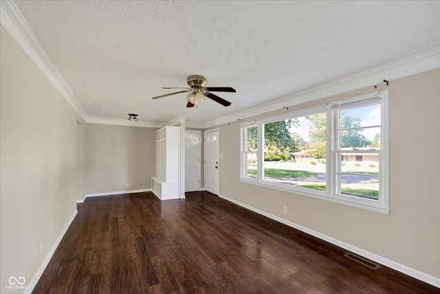725 Howard Road, Greenwood, IN 46142