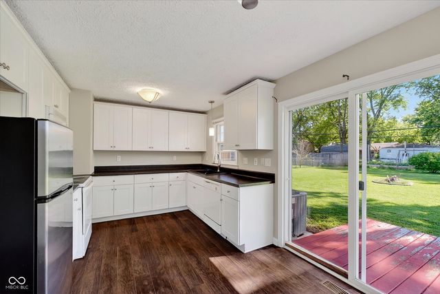 725 Howard Road, Greenwood, IN 46142