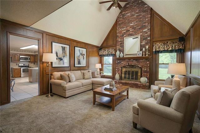 601 E 107th Terrace, Kansas City, MO 64114