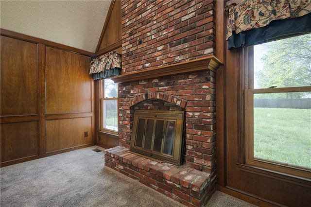 601 E 107th Terrace, Kansas City, MO 64114