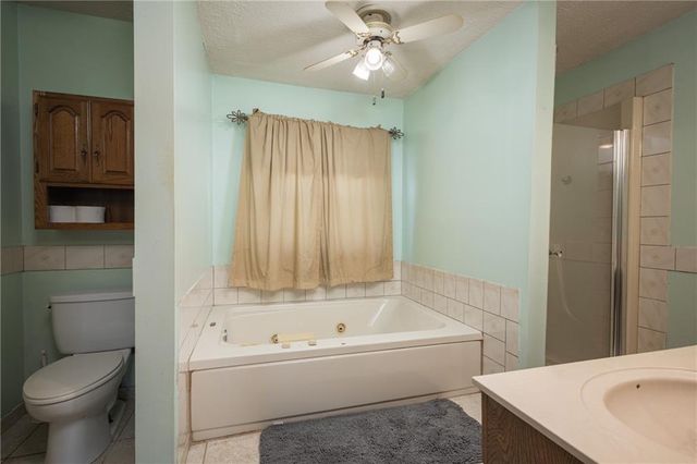 601 E 107th Terrace, Kansas City, MO 64114